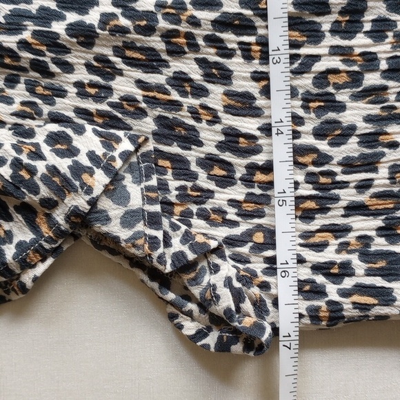 THML High Neck Ruffled Cap Sleeve Top S Leopard Crinkled Gauze 50off3 - Picture 6 of 7